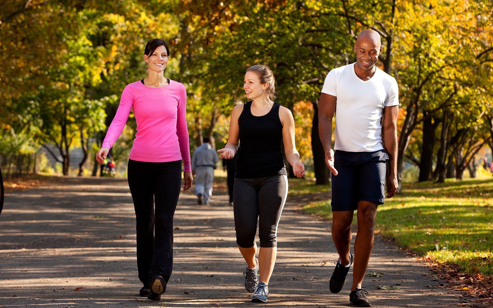 Sau tuổi 40, chỉ tập đi bộ có đủ để khỏe mạnh?
