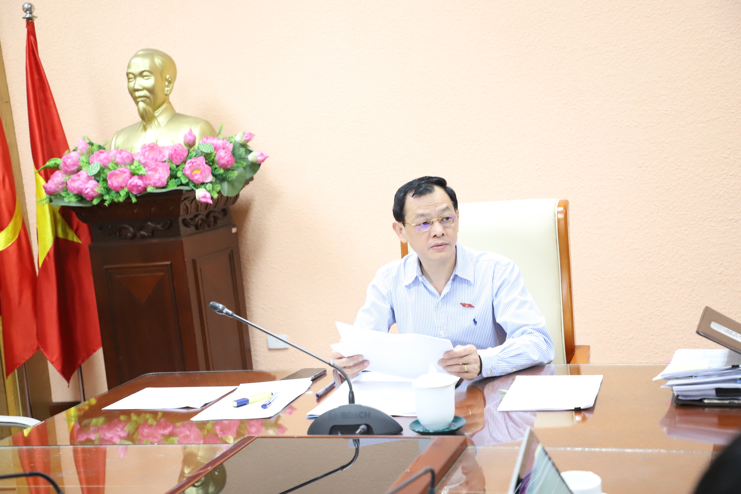 Proaktivt säkerställa infrastruktur, informationssäkerhet och samordna koppling och utbyte av medicinska data - Bild 1. Chủ động bảo đảm hạ tầng, an toàn thông tin và phối hợp kết nối, trao đổi dữ liệu y tế- Ảnh 1.