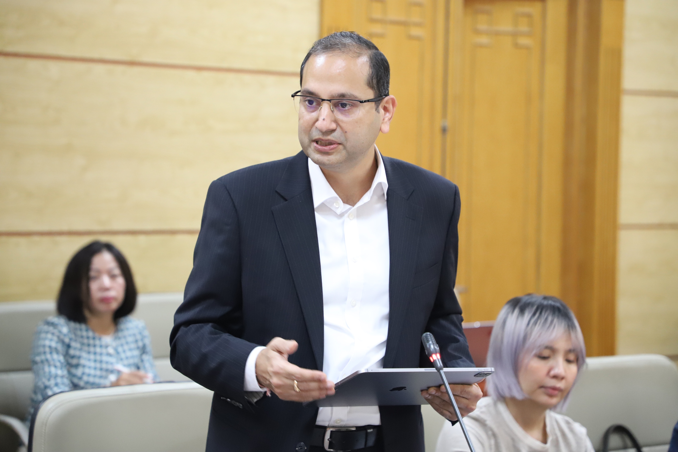 Promovarea implementării asistenței medicale inteligente pentru îmbunătățirea calității asistenței medicale pentru populație - Foto 3. Đẩy mạnh thực hiện y tế thông minh để nâng chất lượng chăm sóc sức khoẻ nhân dân- Ảnh 3.