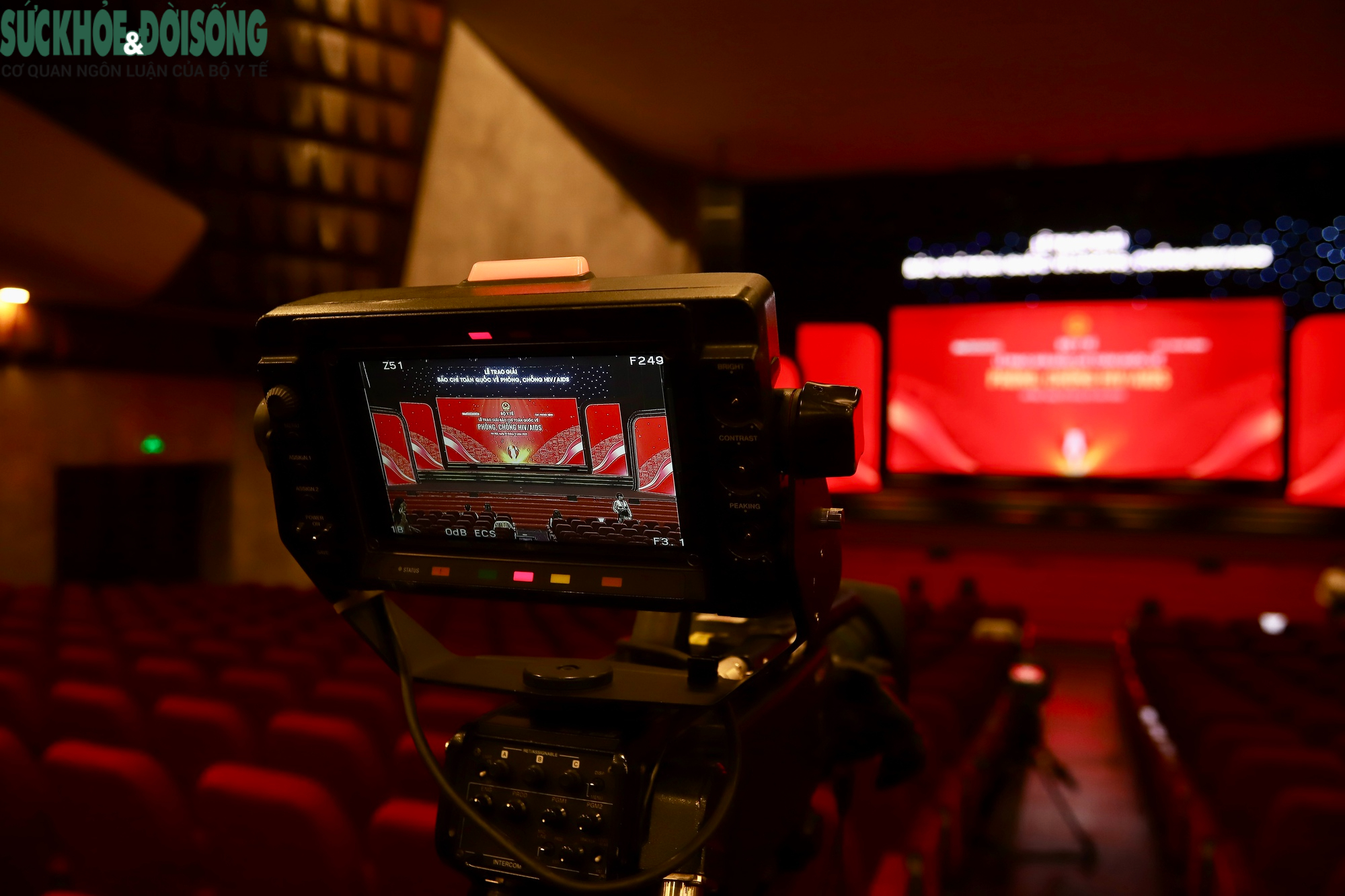 Lễ trao Giải Báo chí phòng, chống HIV/AIDS 2025: Hoàn tất tổng duyệt, chuẩn bị cho đêm vinh danh tối nay- Ảnh 3. Lễ trao Giải Báo chí phòng, chống HIV/AIDS 2025: Hoàn tất tổng duyệt, chuẩn bị cho đêm vinh danh tối nay- Ảnh 3.