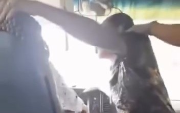 Triệu tập người đàn ông đánh tài xế xe buýt- Ảnh 1. Triệu tập người đàn ông đánh tài xế xe buýt- Ảnh 1.