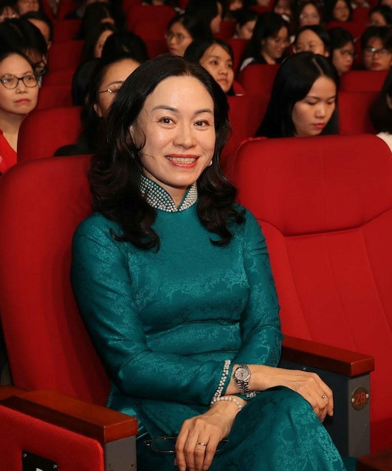 ایچ آئی وی/ایڈز کی روک تھام اور کنٹرول پر نیشنل پریس ایوارڈ: 2030 تک اس وبا کو ختم کرنے کے مقصد کو تقویت دینے والی خاموش شراکت کا احترام - تصویر 2۔ Giải Báo chí toàn quốc về phòng, chống HIV/AIDS: Tôn vinh những đóng góp thầm lặng, tiếp sức cho mục tiêu chấm dứt dịch vào năm 2030- Ảnh 2.