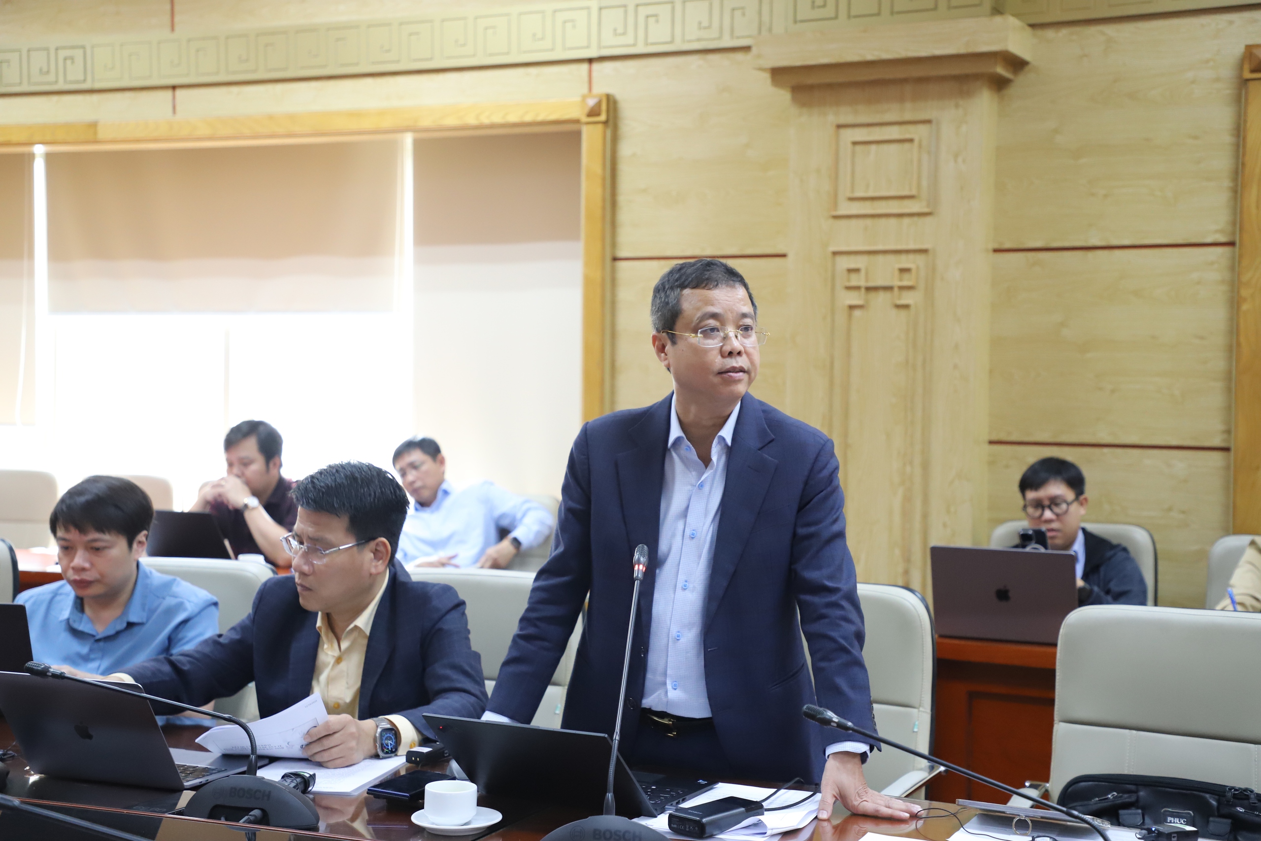 Promovarea implementării asistenței medicale inteligente pentru îmbunătățirea calității asistenței medicale pentru populație - Foto 4. Đẩy mạnh thực hiện y tế thông minh để nâng chất lượng chăm sóc sức khoẻ nhân dân- Ảnh 4.