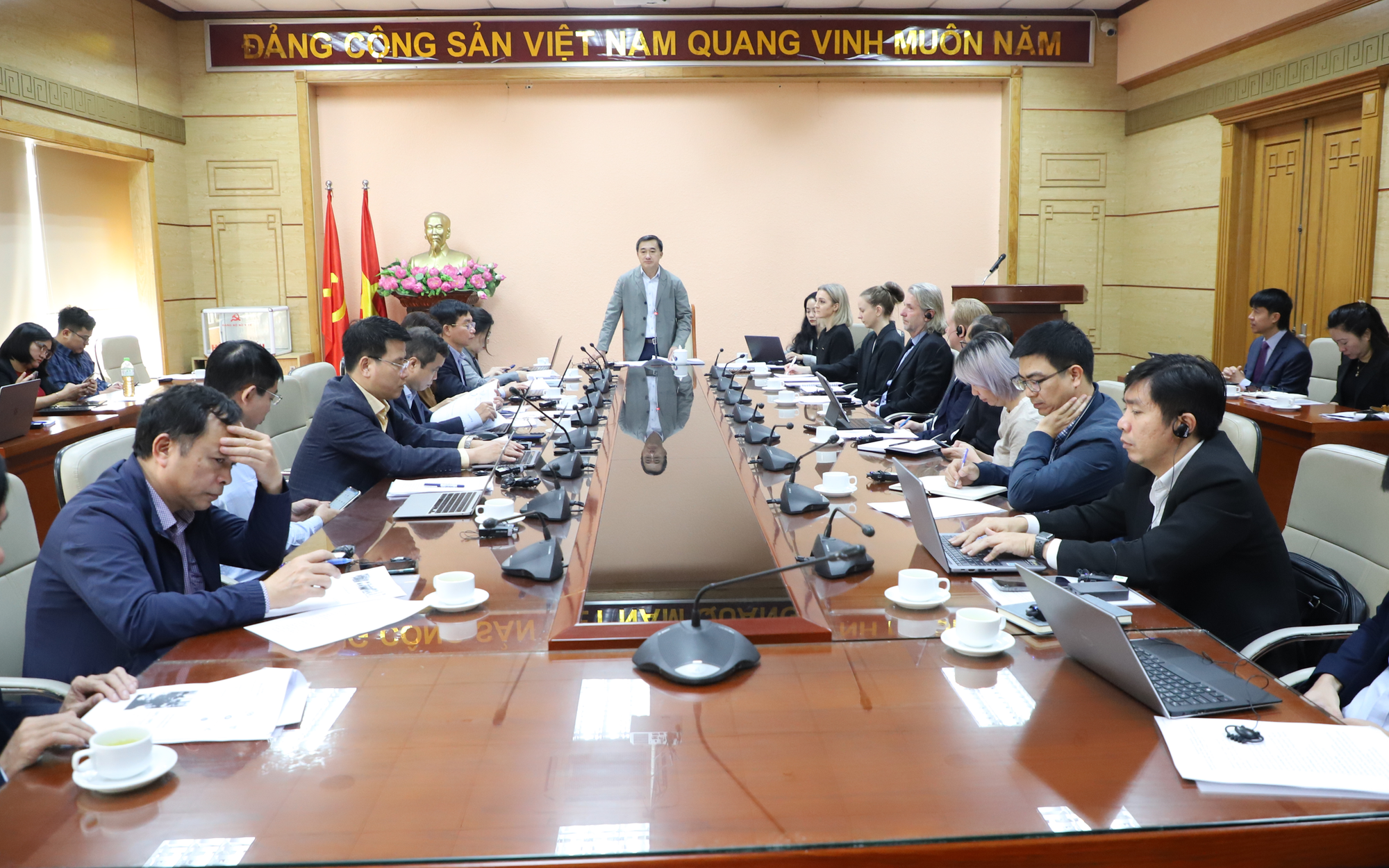 Đẩy mạnh ứng dụng y tế thông minh, hướng tới mỗi người dân được khám sức khỏe hàng năm- Ảnh 5. Đẩy mạnh ứng dụng y tế thông minh, hướng tới mỗi người dân được khám sức khỏe hàng năm- Ảnh 5.