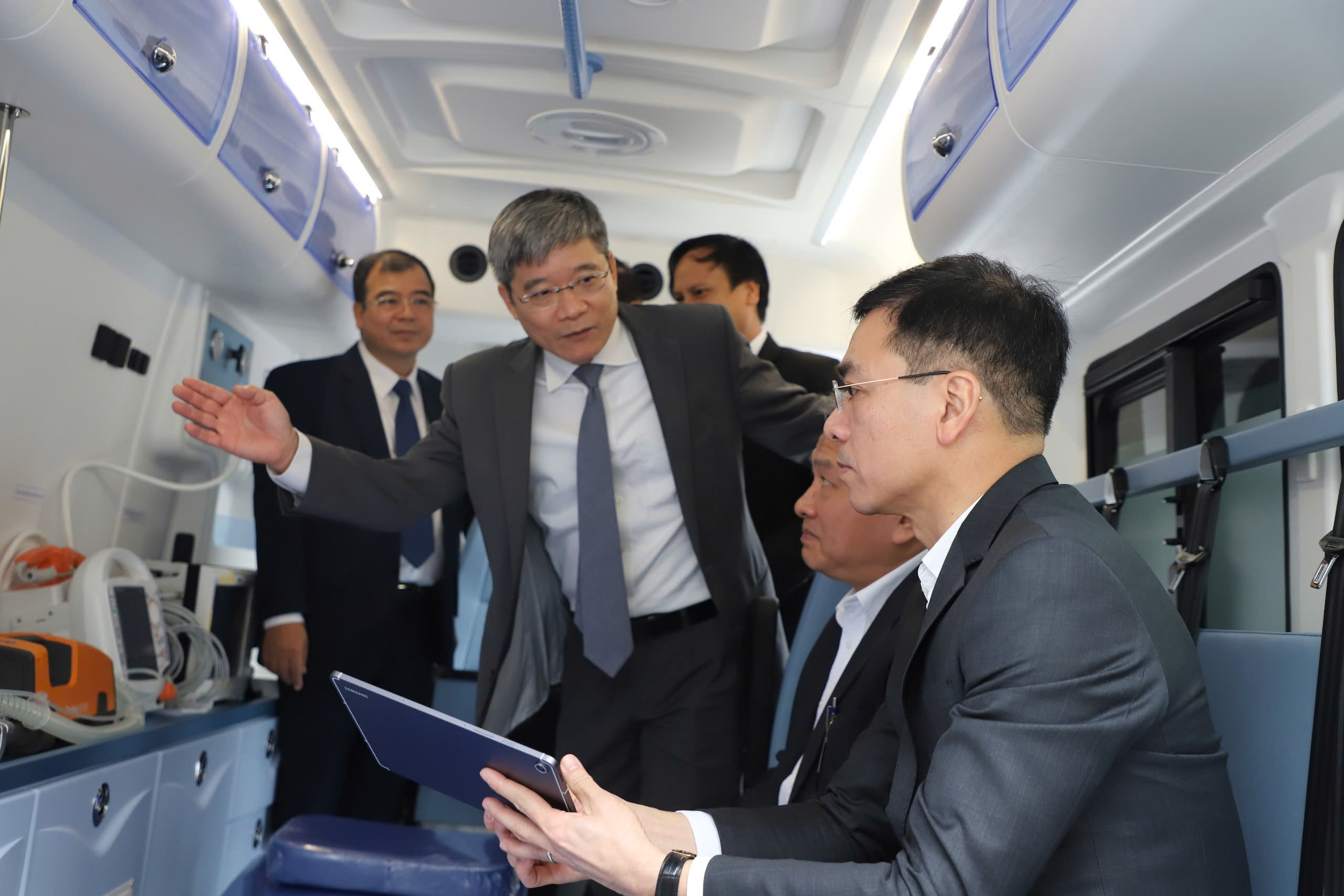 Thêm 15 'phòng cấp cứu di động' hiện đại để Hải Phòng cứu người bệnh trong thời gian vàng- Ảnh 2. Thêm 15 'phòng cấp cứu di động' hiện đại để Hải Phòng cứu người bệnh trong thời gian vàng- Ảnh 2.