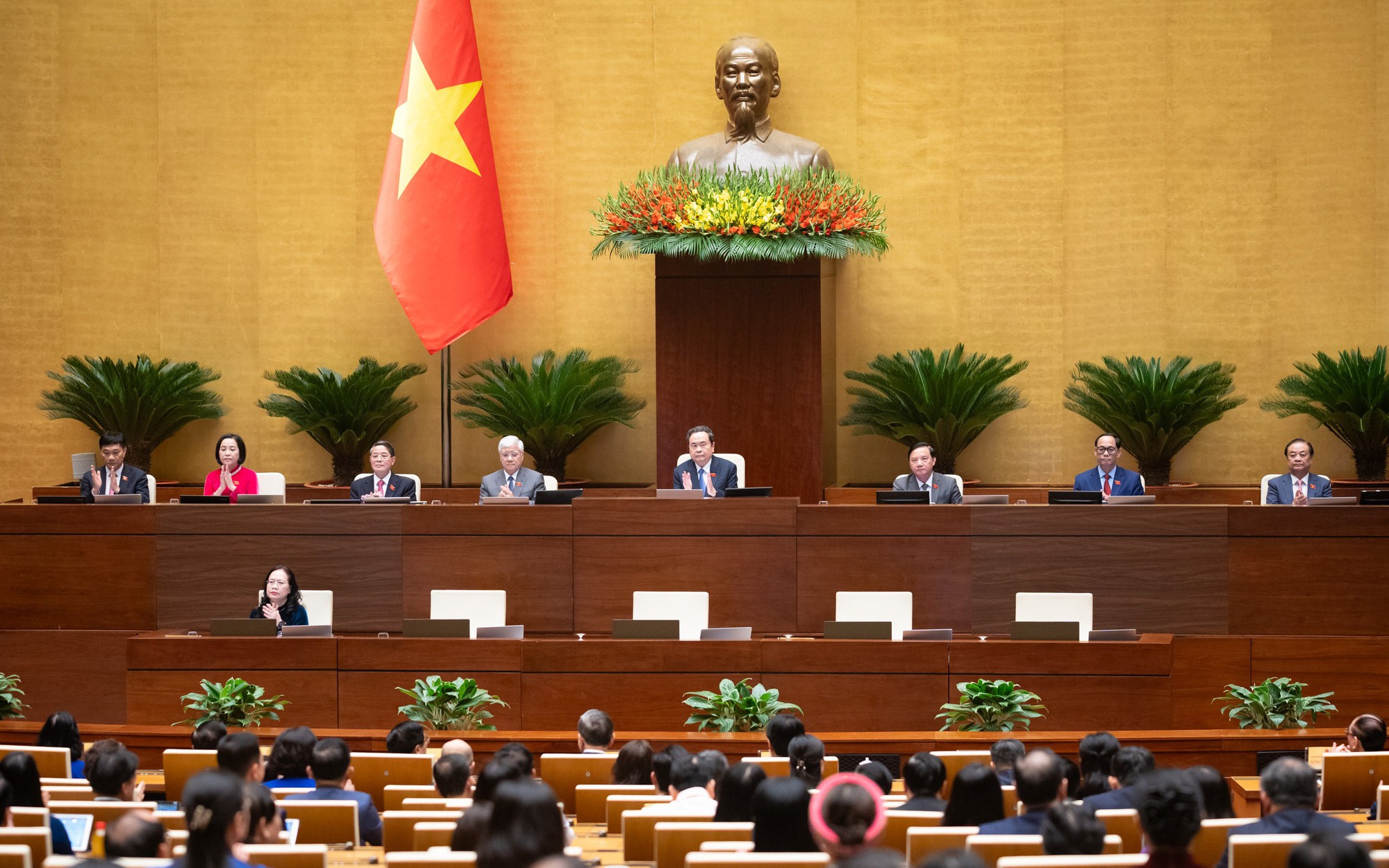 Quốc hội khóa XV khép lại nhiệm kỳ với dấu ấn đổi mới mạnh mẽ về lập pháp và giám sát- Ảnh 4. Quốc hội khóa XV khép lại nhiệm kỳ với dấu ấn đổi mới mạnh mẽ về lập pháp và giám sát- Ảnh 4.