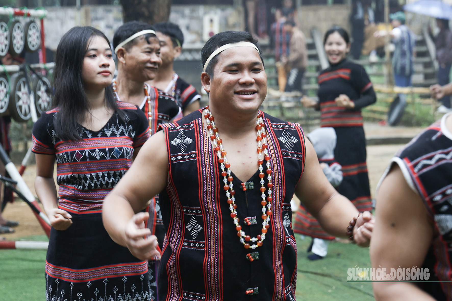 Sức mạnh nam nhi trong nghi lễ kết nghĩa của người Cơ Tu- Ảnh 10.