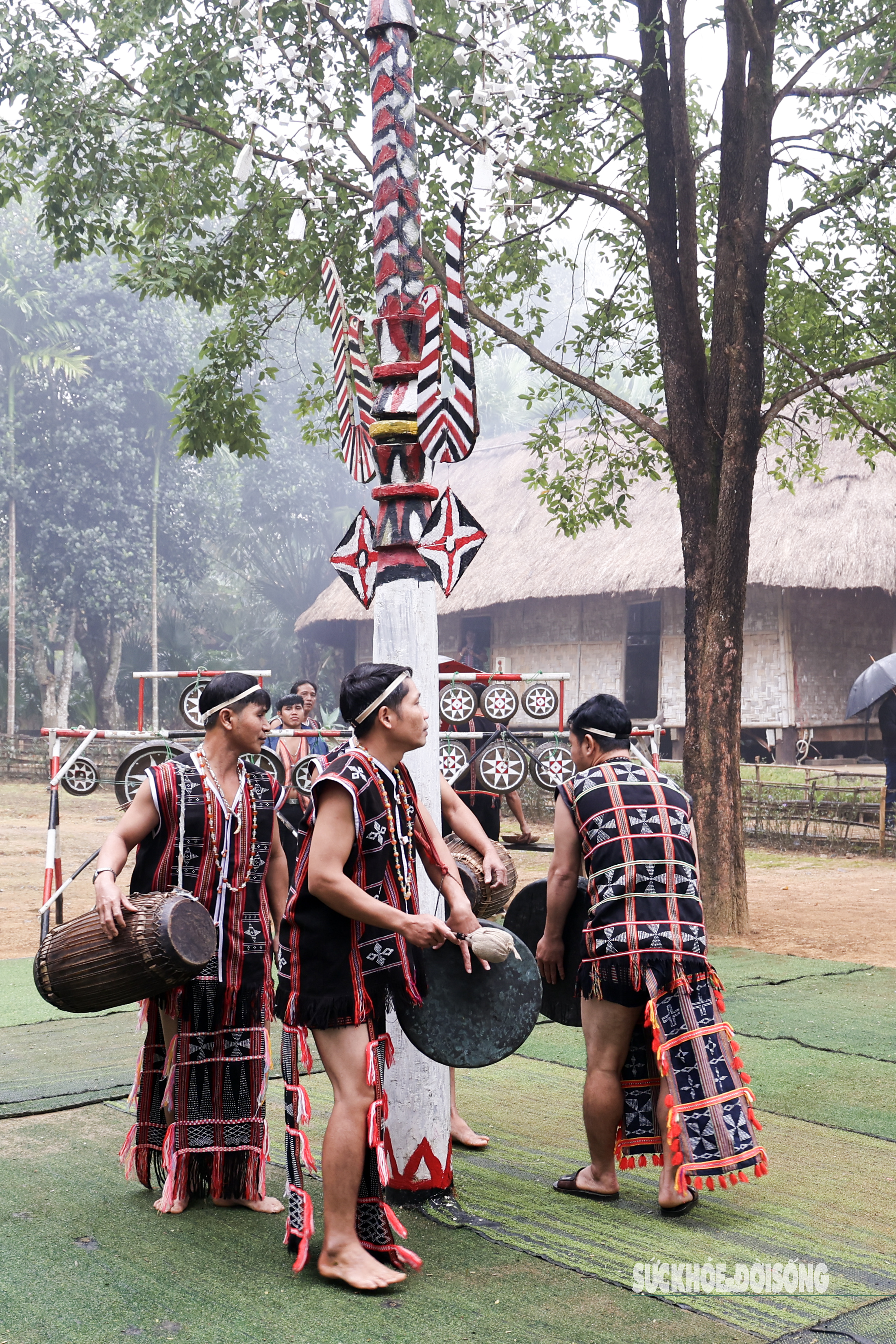 Sức mạnh nam nhi trong nghi lễ kết nghĩa của người Cơ Tu- Ảnh 7.