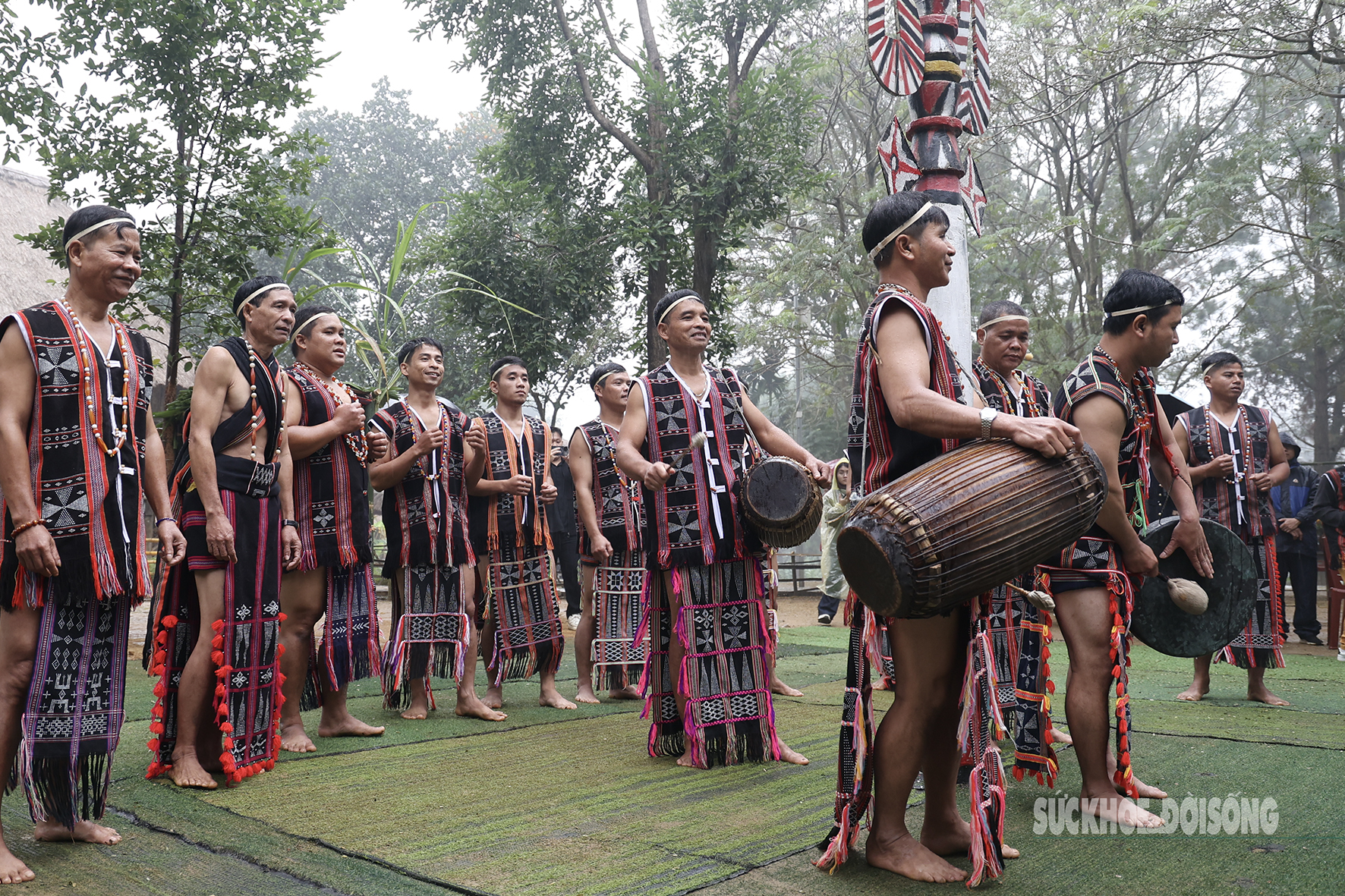 Sức mạnh nam nhi trong nghi lễ kết nghĩa của người Cơ Tu- Ảnh 6.
