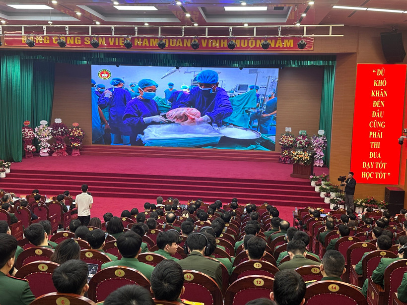 Banyak hasil penelitian dari Rumah Sakit 103 memiliki nilai aplikasi yang efektif, meninggalkan jejak pada ilmu pengetahuan dan teknologi - Foto 2. Nhiều kết quả nghiên cứu của Bệnh viện 103 có giá trị ứng dụng hiệu quả, ghi dấu ấn khoa học, công nghệ- Ảnh 2.