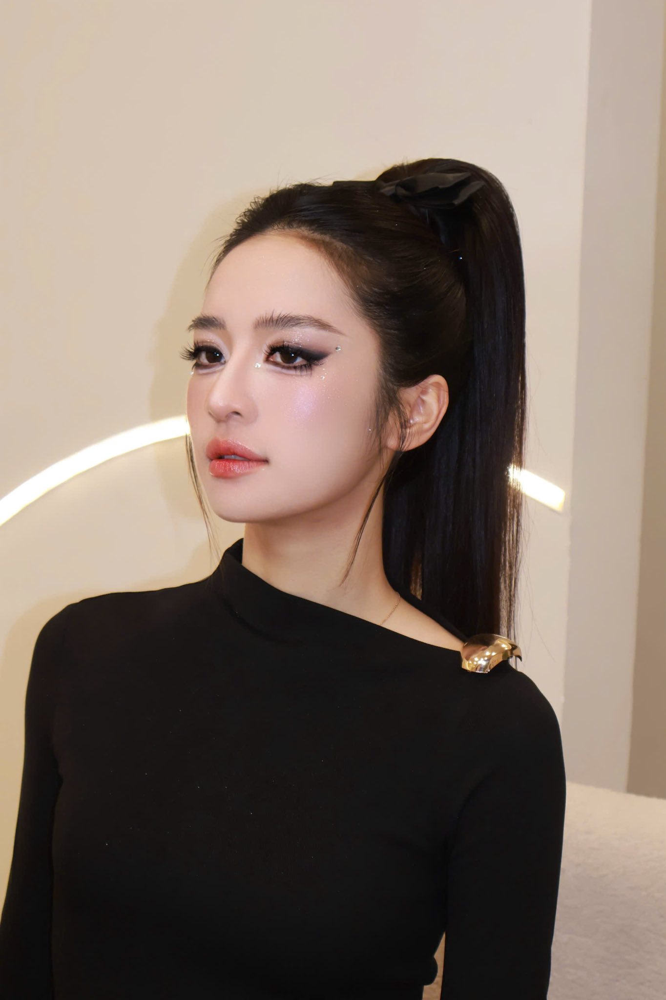 Nữ giảng viên đại học quê Thanh Hóa gây chú ý tại Miss World Vietnam 2025- Ảnh 8. Nữ giảng viên đại học quê Thanh Hóa gây chú ý tại Miss World Vietnam 2025- Ảnh 8.