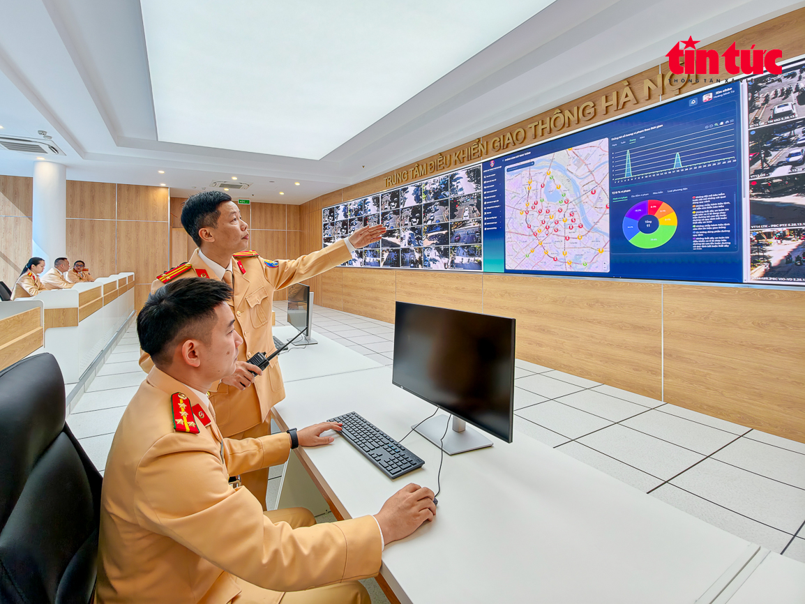 Bên trong trung tâm điều khiển 1.837 camera AI ở Hà Nội- Ảnh 1. Bên trong trung tâm điều khiển 1.837 camera AI ở Hà Nội- Ảnh 1.