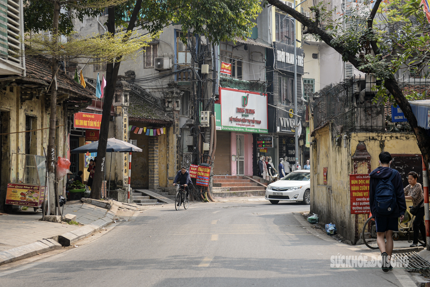 Những cổng làng rêu phong giữa phố thị- Ảnh 11. Những cổng làng rêu phong giữa phố thị- Ảnh 11.