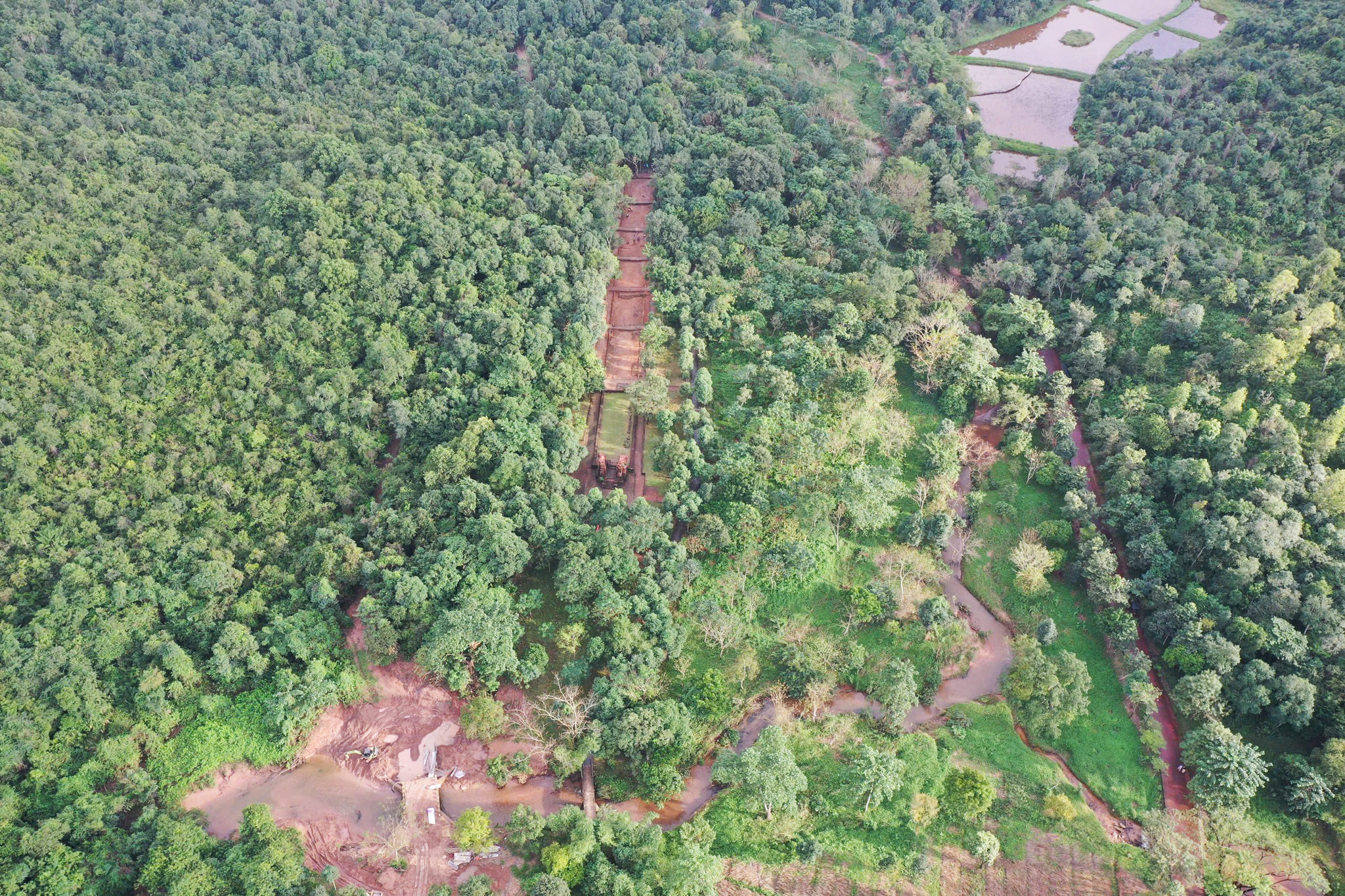 Cận cảnh con đường thiêng bí ẩn ở Thánh địa Mỹ Sơn- Ảnh 3. Cận cảnh con đường thiêng bí ẩn ở Thánh địa Mỹ Sơn- Ảnh 3.