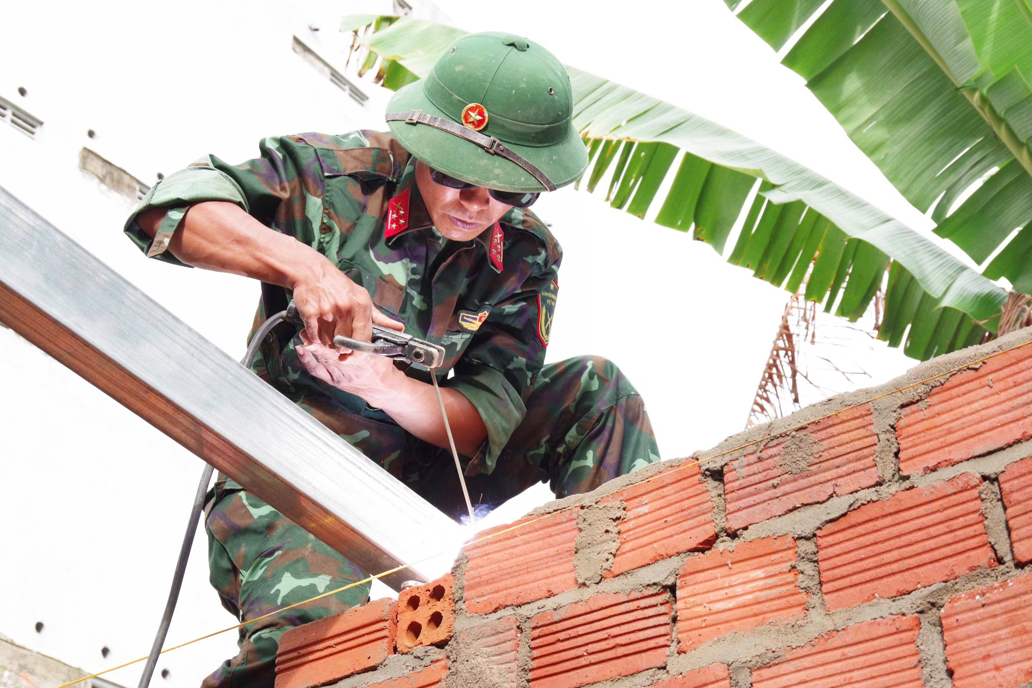 Đẩy nhanh tiến độ xây dựng, những ngôi nhà kiên cố trong 'Chiến dịch Quang Trung' sắp được trao tận tay người dân- Ảnh 7. Đẩy nhanh tiến độ xây dựng, những ngôi nhà kiên cố trong 'Chiến dịch Quang Trung' sắp được trao tận tay người dân- Ảnh 7.