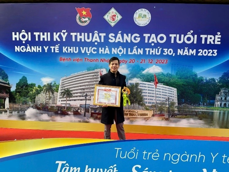 Bác sĩ trẻ Hà Nội mang kỹ thuật trẻ hóa 'không sẹo' ra mắt tại Hội thi kỹ thuật sáng tạo- Ảnh 2. Bác sĩ trẻ Hà Nội mang kỹ thuật trẻ hóa 'không sẹo' ra mắt tại Hội thi kỹ thuật sáng tạo- Ảnh 2.
