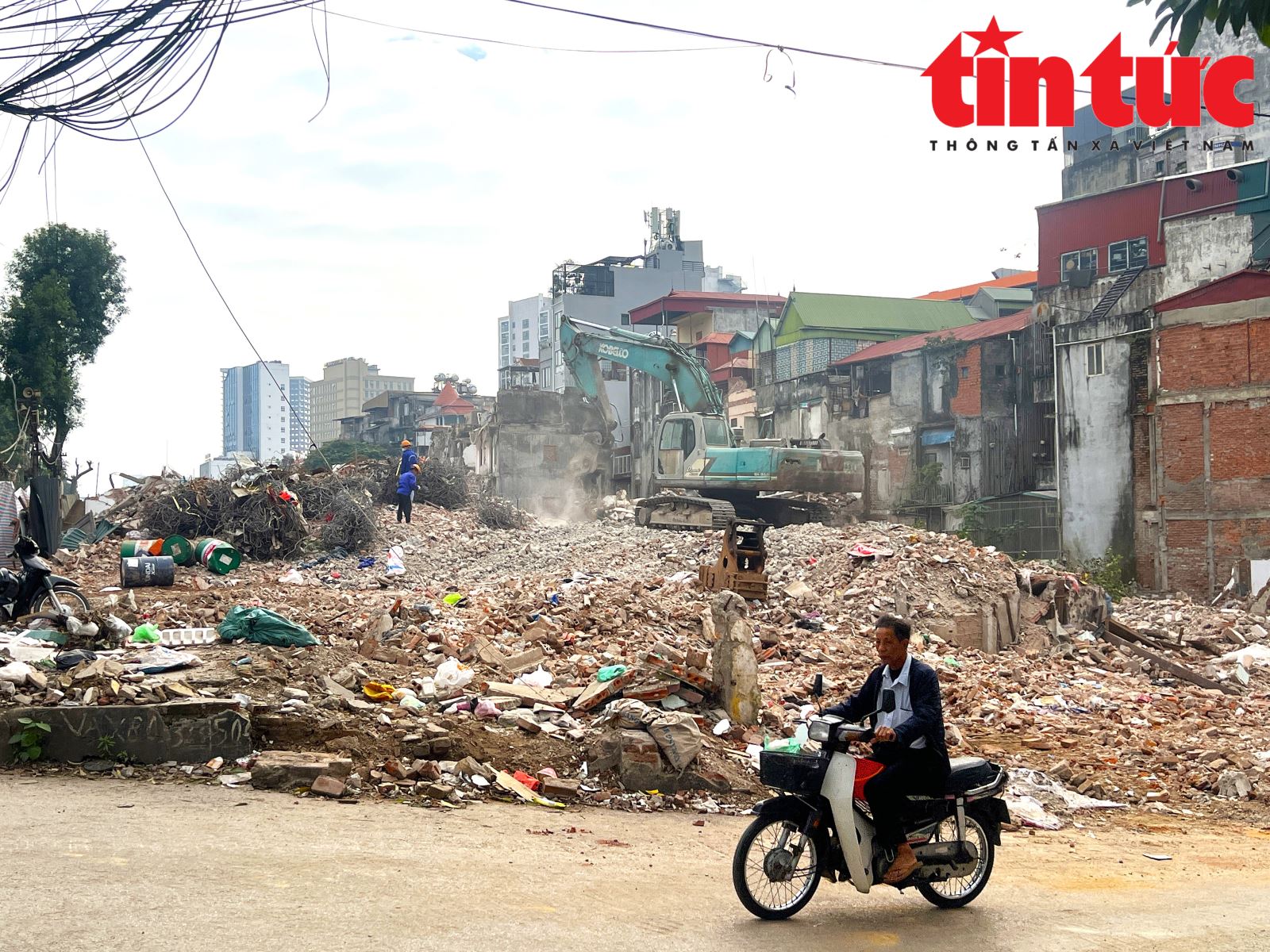 Giải phóng mặt bằng Vành đai 1: Hai bệnh viện lớn sắp ra mặt đường- Ảnh 6. Giải phóng mặt bằng Vành đai 1: Hai bệnh viện lớn sắp ra mặt đường- Ảnh 6.