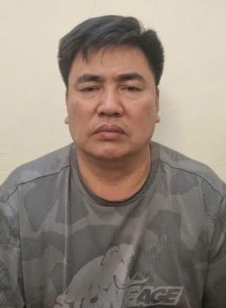 Khởi tố đối tượng đẩy cảnh sát giao thông vào đầu xe tải- Ảnh 1. Khởi tố đối tượng đẩy cảnh sát giao thông vào đầu xe tải- Ảnh 1.