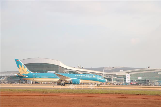 Chuyến bay kỹ thuật đầu tiên hạ cánh tại sân bay Long Thành- Ảnh 2. Chuyến bay kỹ thuật đầu tiên hạ cánh tại sân bay Long Thành- Ảnh 2.