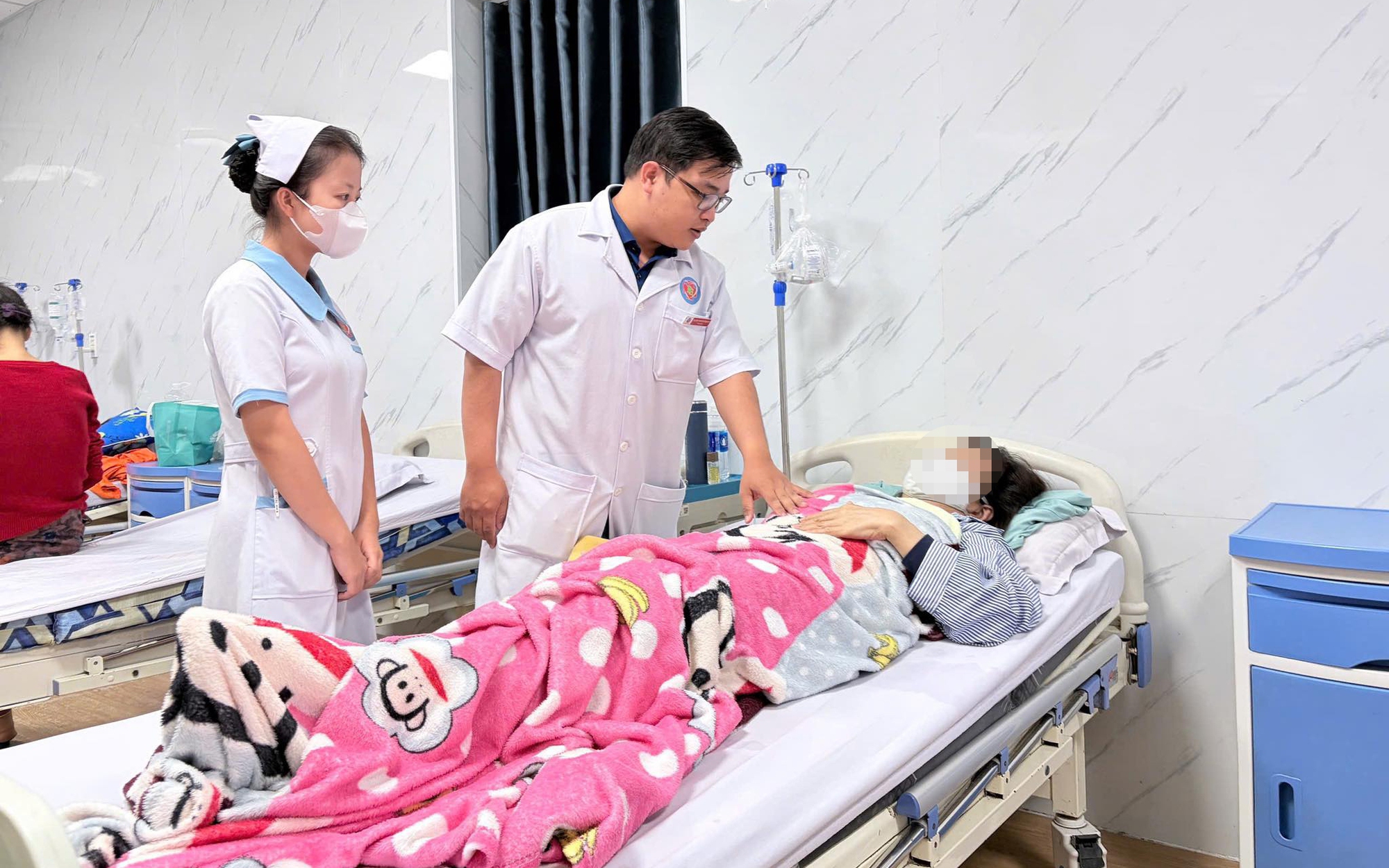 Bộ Y tế đề nghị làm rõ vụ nghi ngộ độc khi ăn bánh mì ở Lâm Đồng- Ảnh 2. Bộ Y tế đề nghị làm rõ vụ nghi ngộ độc khi ăn bánh mì ở Lâm Đồng- Ảnh 2.