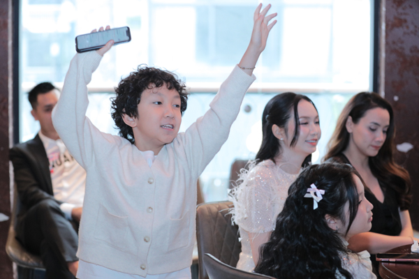 Tuấn Hưng có 4 tháng rơi vào 'cận trầm cảm' khi mẹ bị bệnh nặng- Ảnh 4. Tuấn Hưng có 4 tháng rơi vào 'cận trầm cảm' khi mẹ bị bệnh nặng- Ảnh 4.