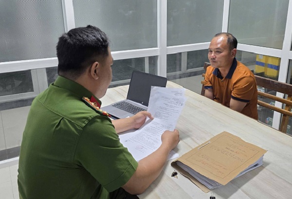 Giả danh lãnh đạo doanh nghiệp, lừa đảo hàng tỷ đồng rồi lẩn trốn trong chùa- Ảnh 1. Giả danh lãnh đạo doanh nghiệp, lừa đảo hàng tỷ đồng rồi lẩn trốn trong chùa- Ảnh 1.