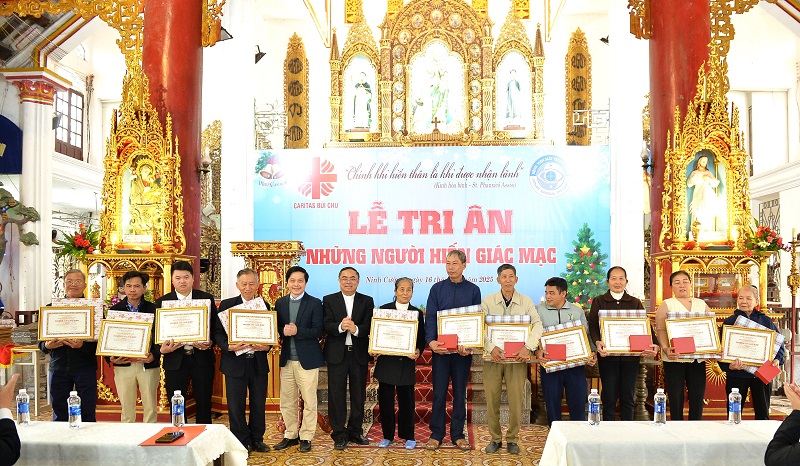 Cả nước đã có 11.066 người hiến giác mạc- Ảnh 1. Cả nước đã có 11.066 người hiến giác mạc- Ảnh 1.