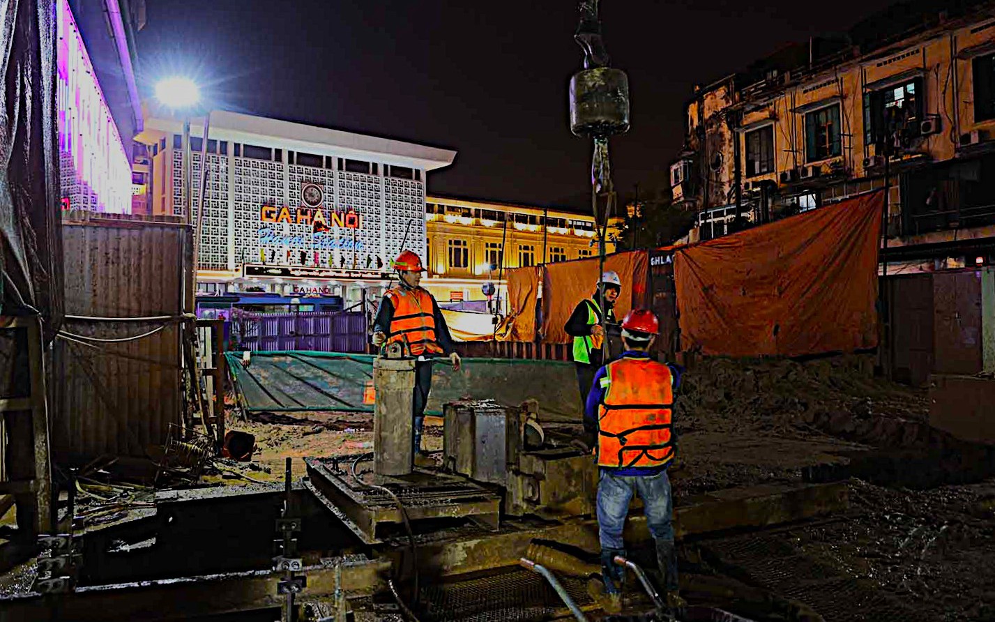 Hà Nội chốt hạn thu gọn rào chắn metro Nhổn - ga Hà Nội, tuyến nào sắp "dễ thở"?