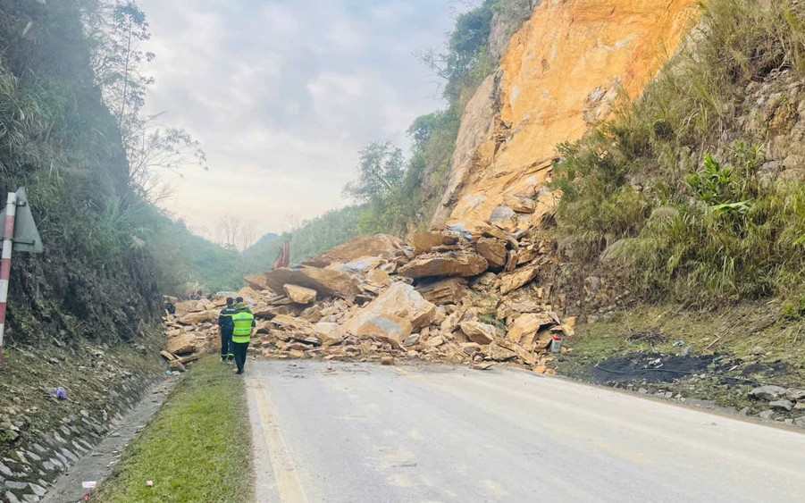 Đã từng xảy ra nhiều vụ đá lở trên đèo Thung Khe ngay cạnh vị trí vừa sạt lở 
