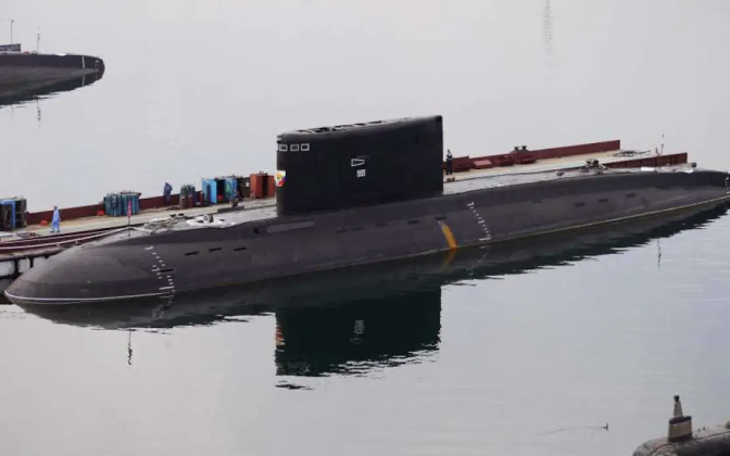 Thực hư việc tàu ngầm Nga lần đầu bị UAV dưới nước của Ukraine tấn công?