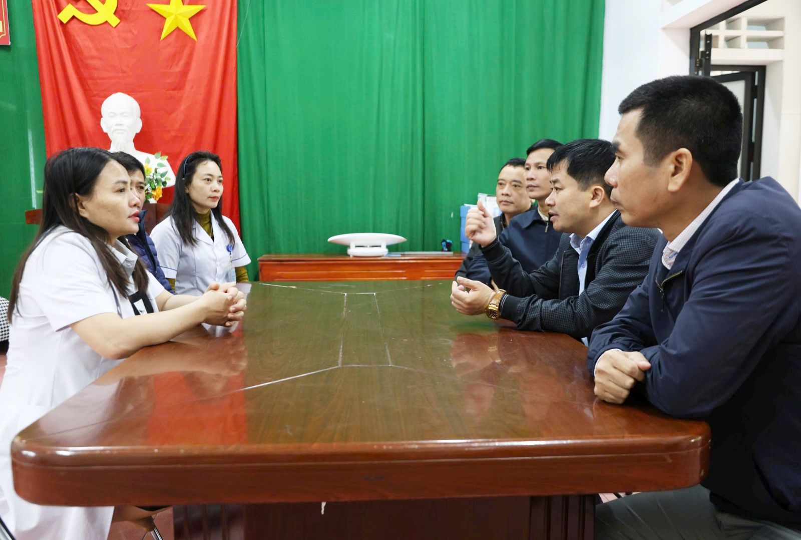 Ха Тінь проактивно запобігає ризику поліомієліту з кордону – Фото 4. Hà Tĩnh chủ động ngăn chặn nguy cơ bệnh bại liệt từ biên giới- Ảnh 4.