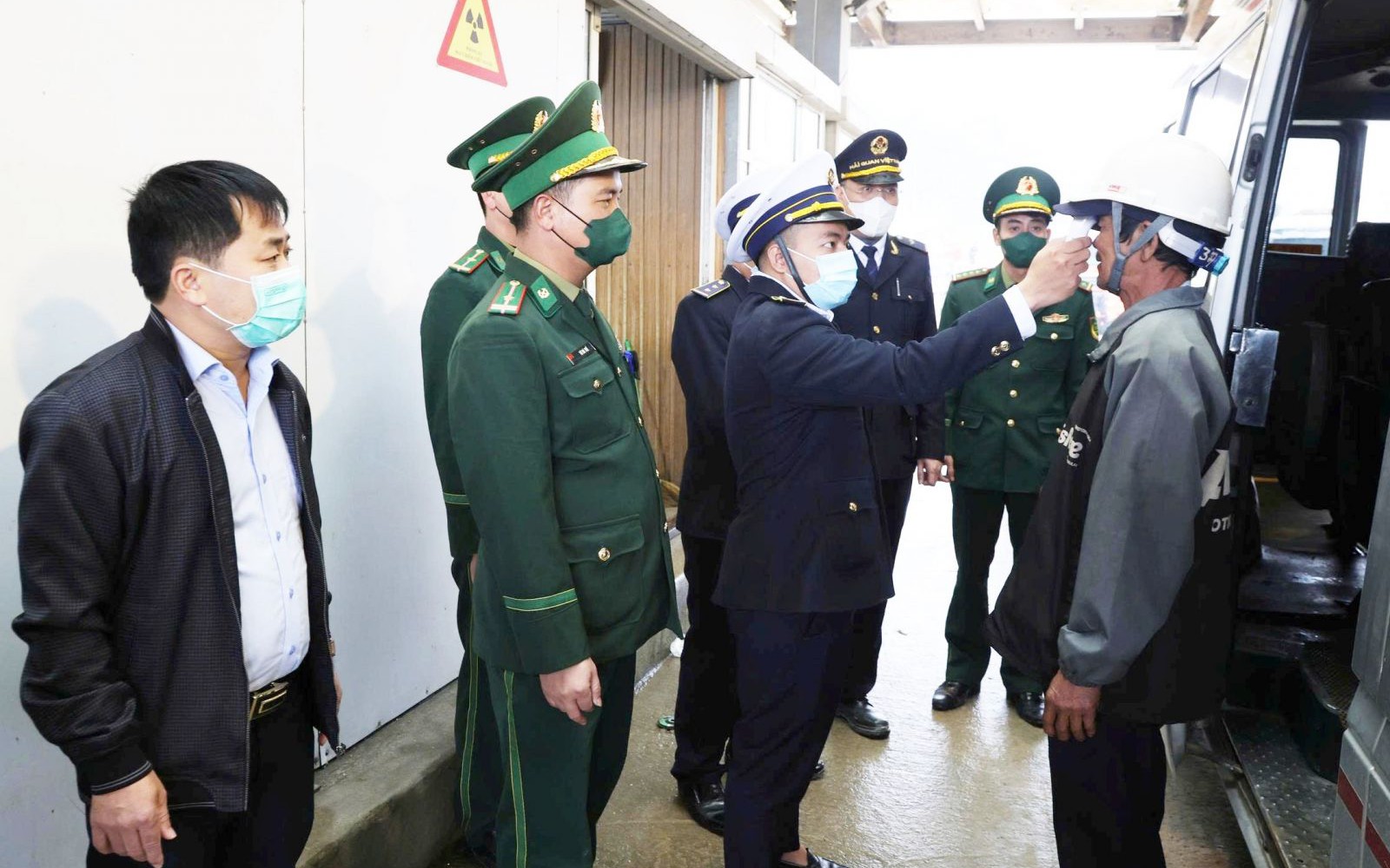 Thủ tướng chỉ đạo tăng cường tiêm vaccine, chủ động phòng, chống bệnh bại liệt- Ảnh 4.