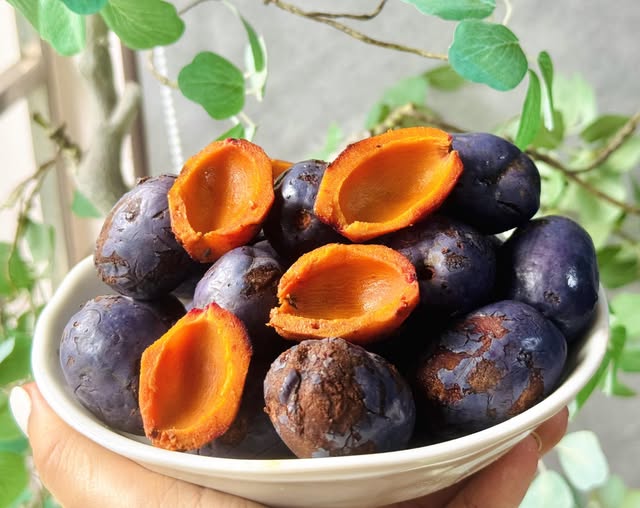 Thức quà dân dã của người nghèo xưa, nay có giá hàng trăm nghìn đồng mỗi cân- Ảnh 1.