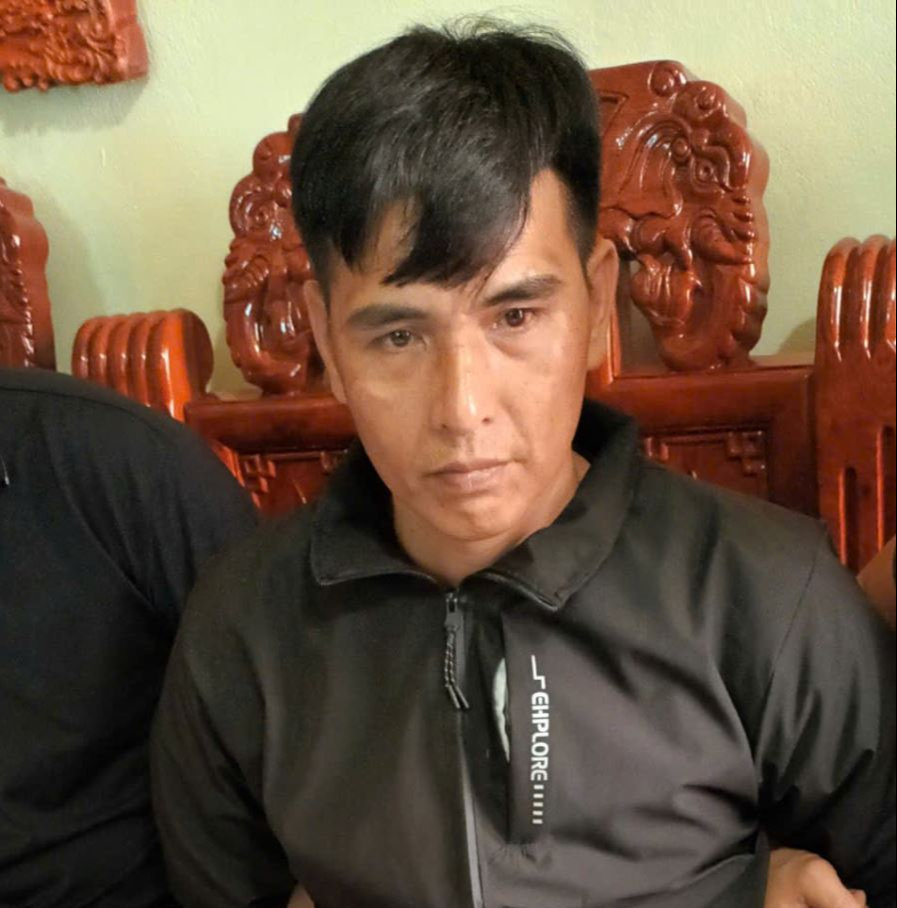 Gã đàn ông biến nhà ở thành 'boong ke' đặc biệt, bán lẻ ma túy- Ảnh 2.