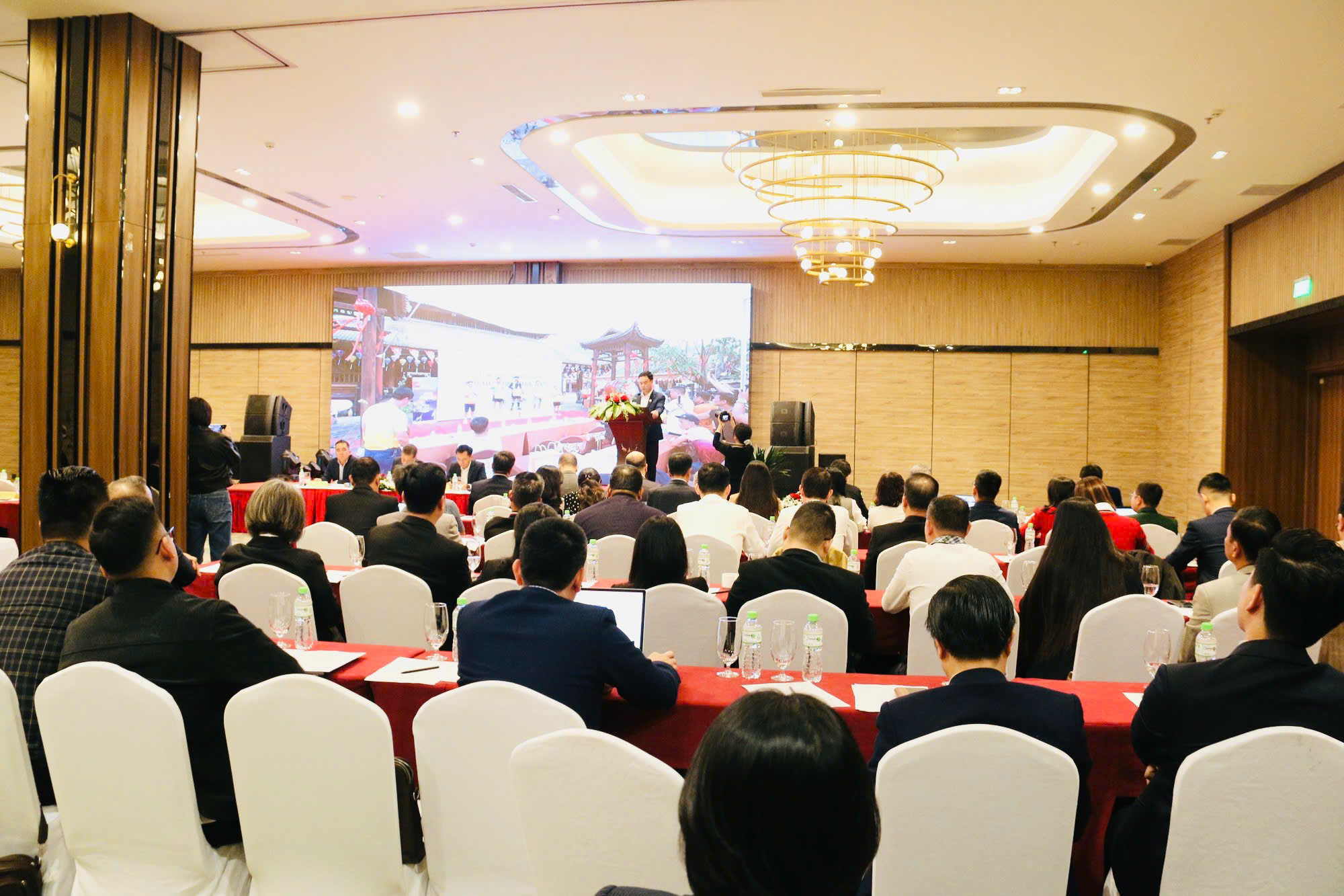 Quảng Ninh phát triển du lịch thể thao biển, mạo hiểm- Ảnh 3. Quảng Ninh phát triển du lịch thể thao biển, mạo hiểm- Ảnh 3.