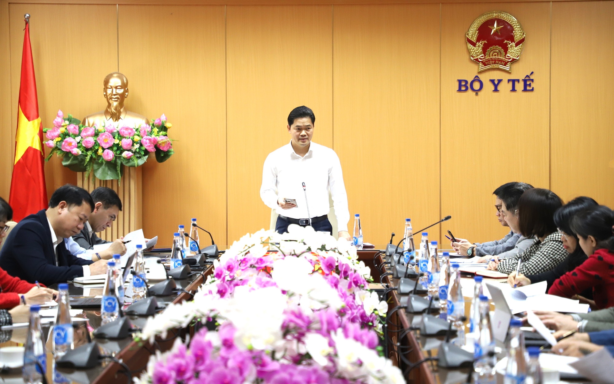 Quyết liệt hoàn thiện, chuẩn hóa, công khai đầy đủ các quy định thủ tục hành chính lĩnh vực y tế