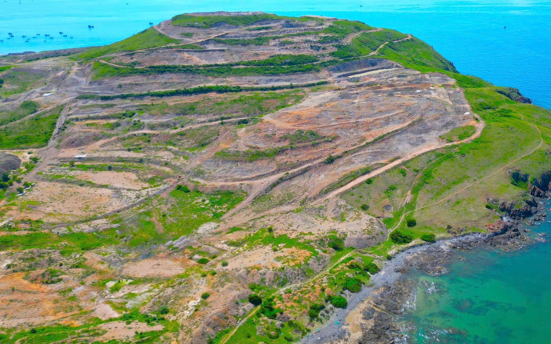 Quy định mới về chuyển đổi đất nông nghiệp sang đất ở có hiệu lực từ 1/1/2026 người dân cần biết- Ảnh 2. Quy định mới về chuyển đổi đất nông nghiệp sang đất ở có hiệu lực từ 1/1/2026 người dân cần biết- Ảnh 2.