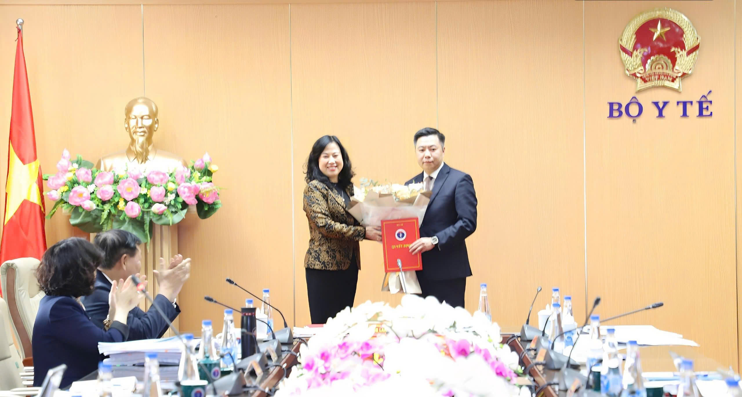 Bộ Y tế công bố quyết định điều động, bổ nhiệm, bổ nhiệm lại lãnh đạo một số đơn vị- Ảnh 1. Bộ Y tế công bố quyết định điều động, bổ nhiệm, bổ nhiệm lại lãnh đạo một số đơn vị- Ảnh 1.