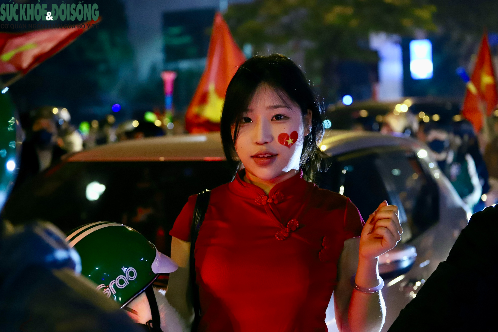 Nhìn lại những hình ảnh đẹp trong đêm người dân Hà Nội mừng tuyển U22 Việt Nam vô địch SEA Games- Ảnh 23.