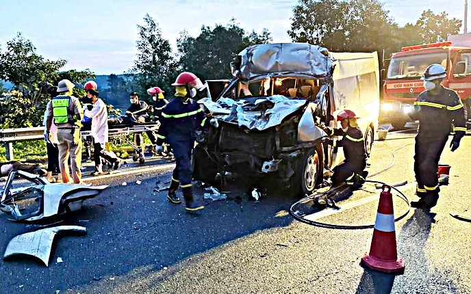 Sau vụ tai nạn 4 người chết trên cao tốc Đà Nẵng - Quảng Ngãi, Bộ Xây dựng chỉ đạo gì?