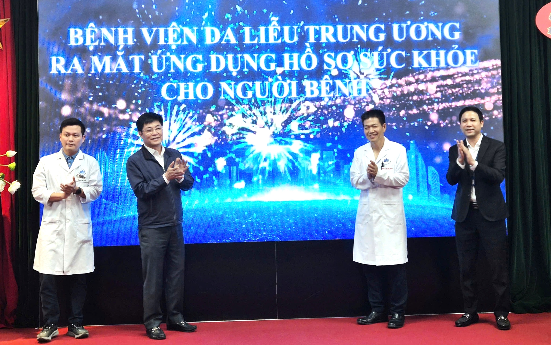 Số hóa quy trình khám chữa bệnh da liễu, thay đổi trải nghiệm y tế của người dân- Ảnh 4. Số hóa quy trình khám chữa bệnh da liễu, thay đổi trải nghiệm y tế của người dân- Ảnh 4.