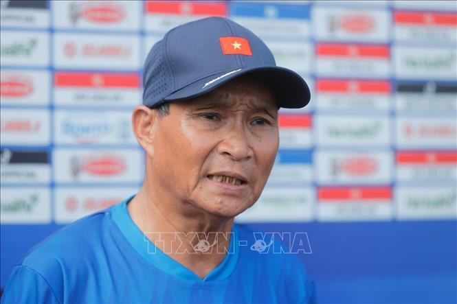 HLV Mai Đức Chung và cuộc chia ly nhiều tiếc nuối với bóng đá nữ Việt Nam- Ảnh 2. HLV Mai Đức Chung và cuộc chia ly nhiều tiếc nuối với bóng đá nữ Việt Nam- Ảnh 2.