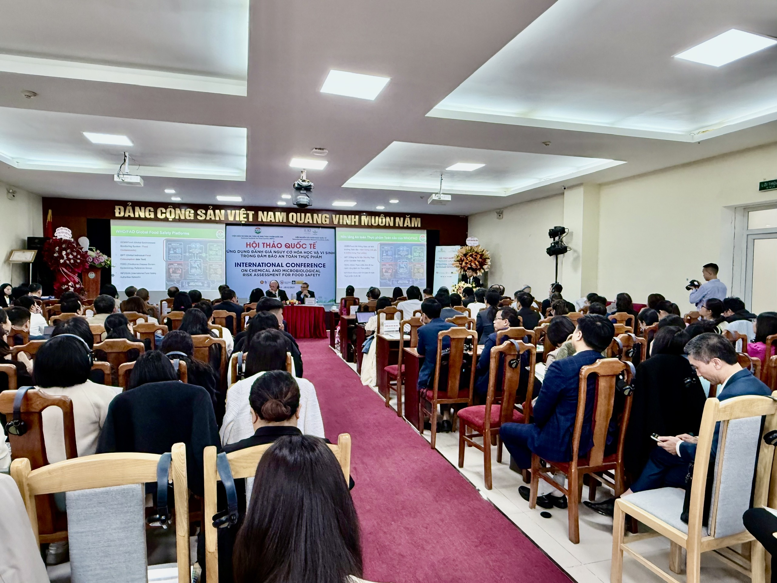 Đẩy mạnh đánh giá nguy cơ, hoàn thiện Hệ thống cơ sở dữ liệu về an toàn thực phẩm, góp phần bảo vệ sức khỏe cộng đồng- Ảnh 4. Đẩy mạnh đánh giá nguy cơ, hoàn thiện Hệ thống cơ sở dữ liệu về an toàn thực phẩm, góp phần bảo vệ sức khỏe cộng đồng- Ảnh 4.