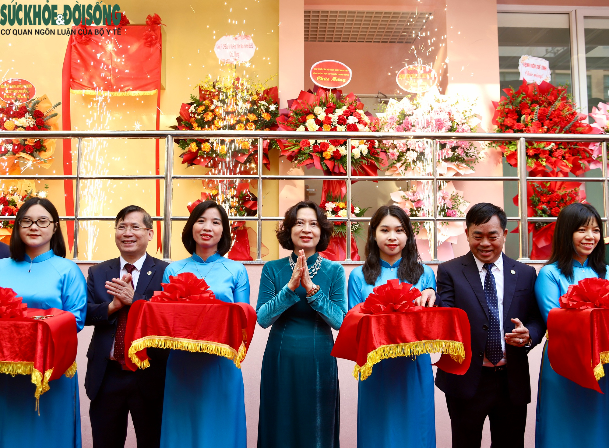 Thứ trưởng Bộ Y tế Nguyễn Thị Liên Hương dự khánh thành dự án nâng cấp Bệnh viện Y học cổ truyền Trung ương- Ảnh 3.