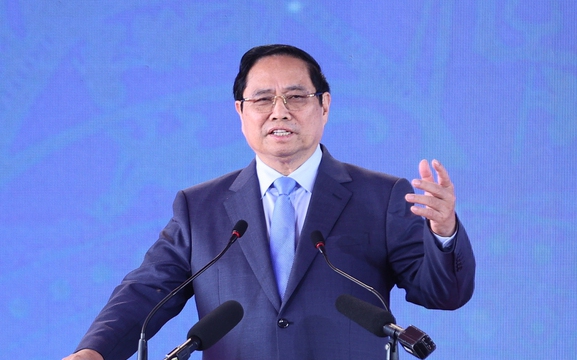 Thủ tướng: Phát triển kinh tế số, xã hội số là động lực cốt lõi để đạt tăng trưởng 2 con số- Ảnh 4. Thủ tướng: Những công trình hạ tầng mang khát vọng "vươn ra biển lớn, bay cao vào vũ trụ"