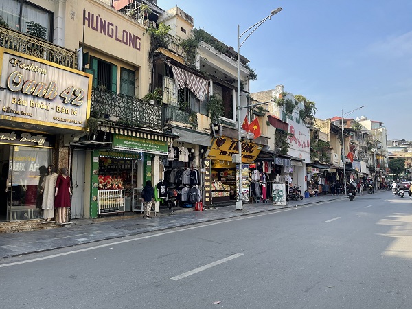 Diện mạo mới của phố phường Thủ đô: Khi vỉa hè thuộc về người đi bộ- Ảnh 1.