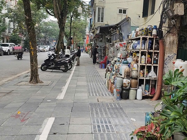 Diện mạo mới của phố phường Thủ đô: Khi vỉa hè thuộc về người đi bộ- Ảnh 4.