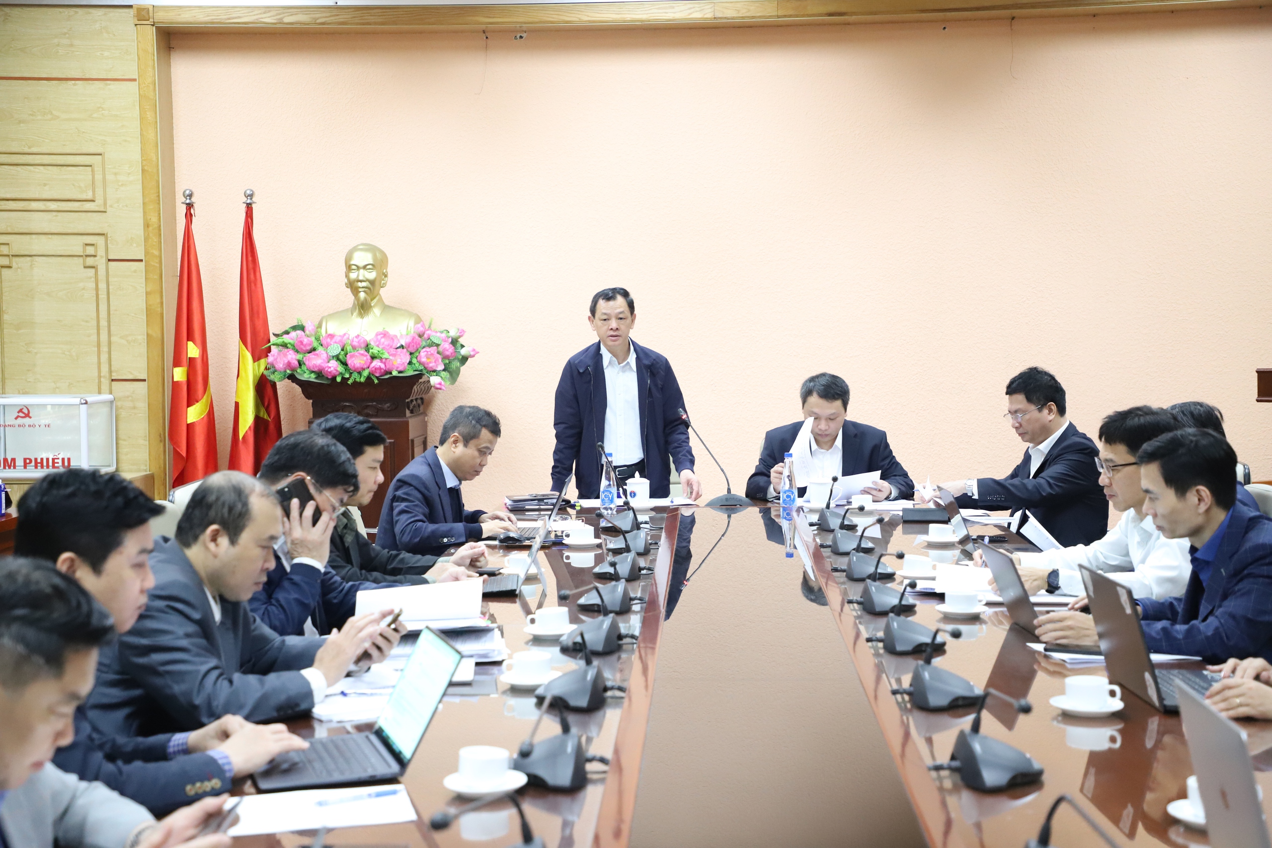 Quyết liệt nhằm 'làm sạch' và chuẩn hóa dữ liệu đầu vào để thúc đẩy đơn giản hóa thủ tục hành chính, chuyển đổi số y tế- Ảnh 6.