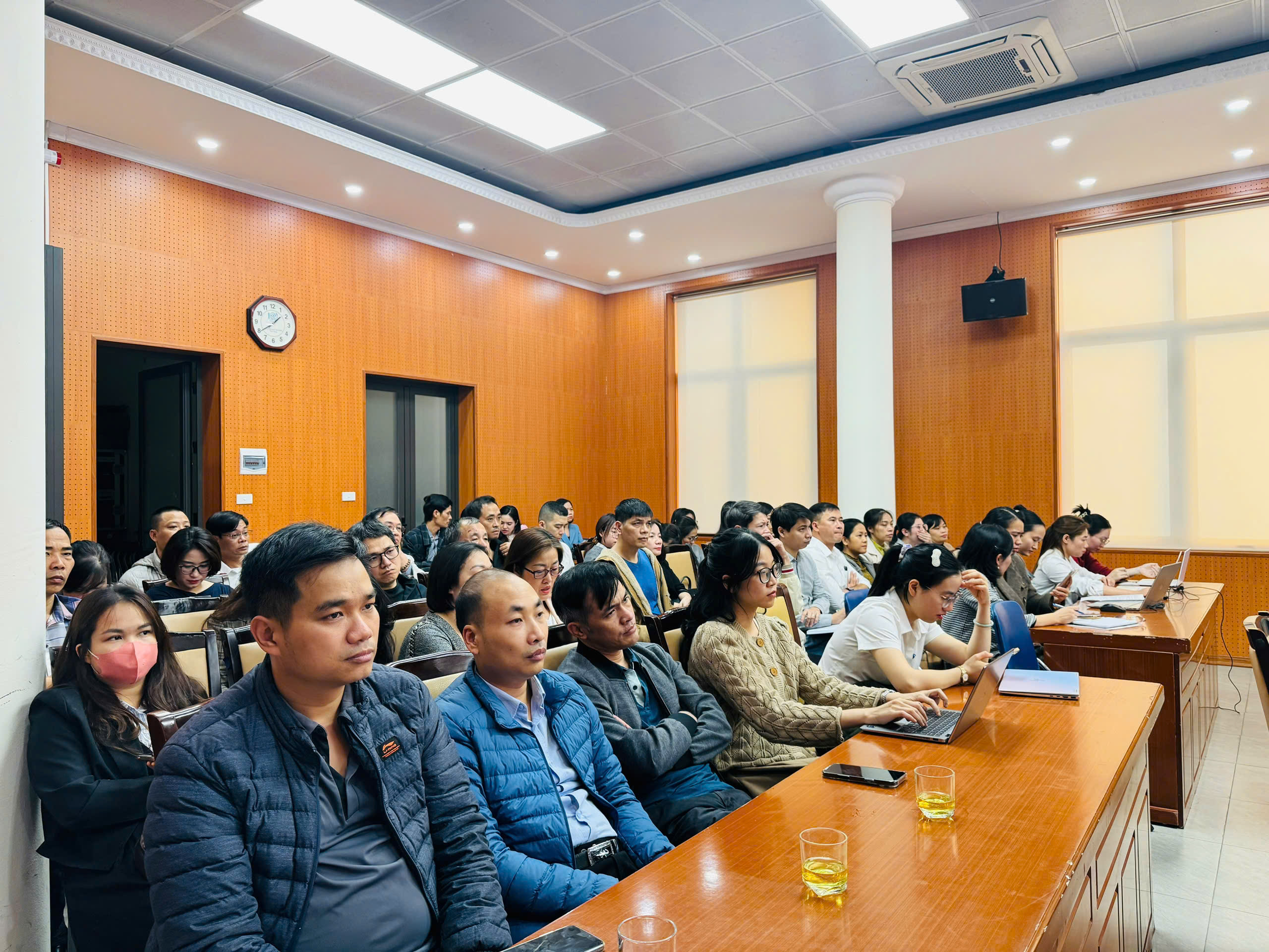 Hà Nội triển khai Hệ thống quản lý quốc gia về hành nghề và hoạt động khám, chữa bệnh- Ảnh 2.