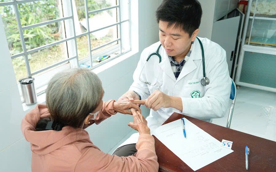 Trăn trở của bác sĩ tim mạch vừa về từ rốn lũ Đắk Lắk